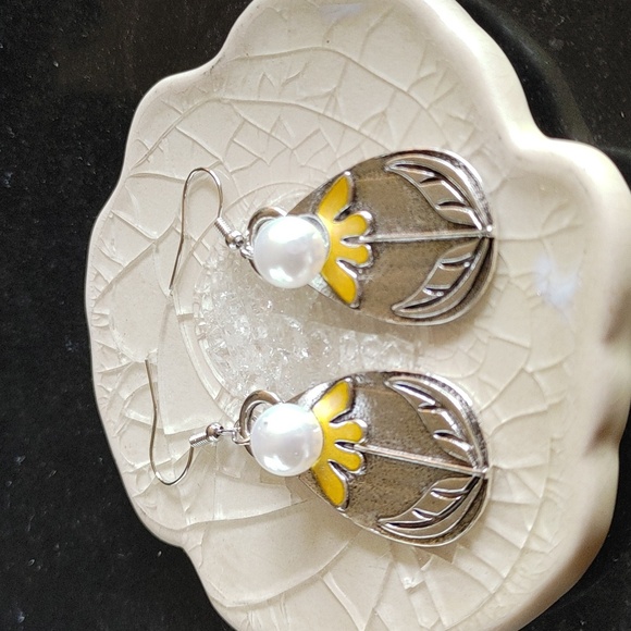 Jeweled earrings - Picture 2 of 4